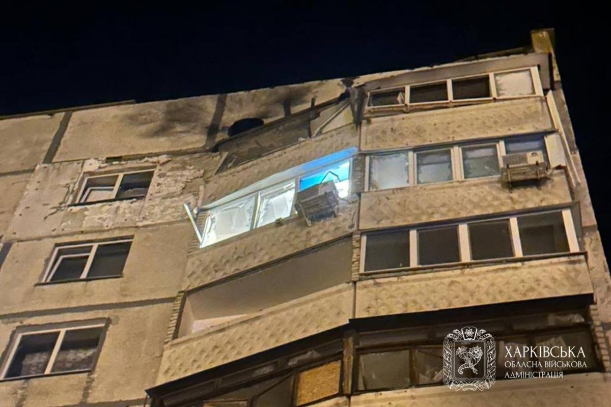 Российский дрон атаковал многоэтажку в Харькове: есть пострадавшие
