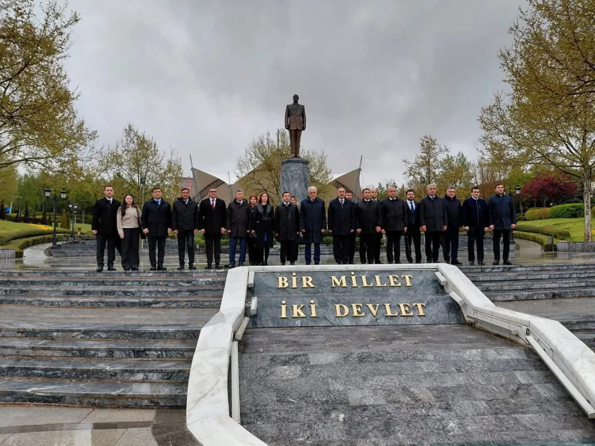 
В Турции почтили память Гейдара Алиева