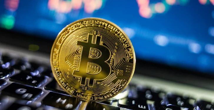 Биткоин снизился до 80 662 долларов: обзор крипторынка за сутки