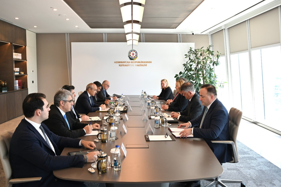 Минэкономики Азербайджана и SOCAR подписали документы c компанией BP Exploration Limited
