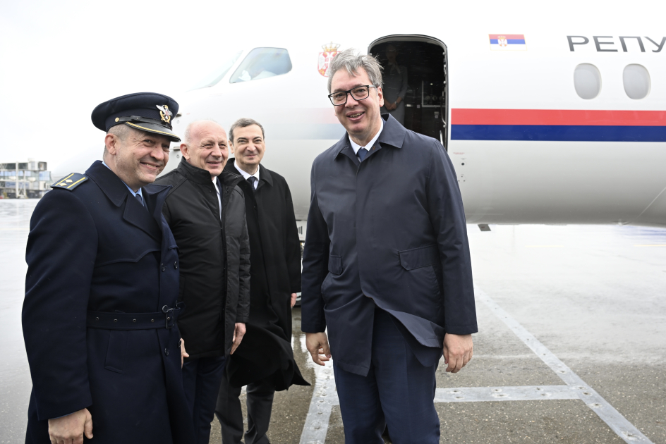 
Президент Сербии прибыл в Азербайджан