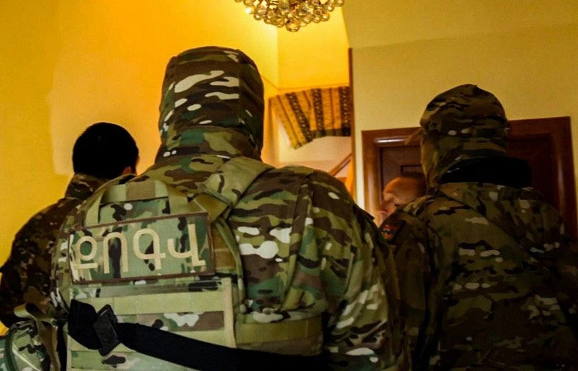 В Ереване проходят обыски по 15 адресам: силовики ищут оружие и боеприпасы