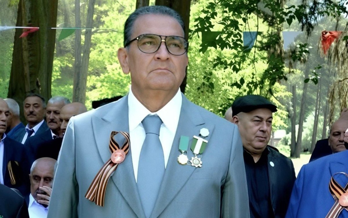 
Суд над Самедовым: присвоил 200 тысяч