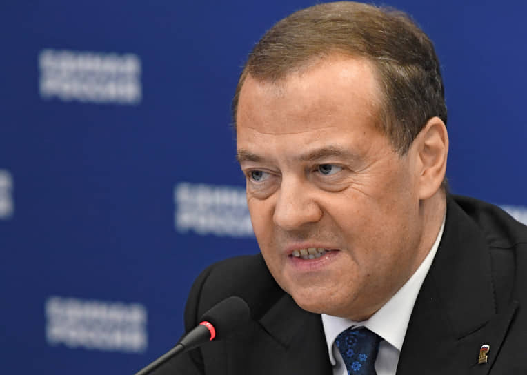 Медведев вновь предупредил Армению: отключим газ