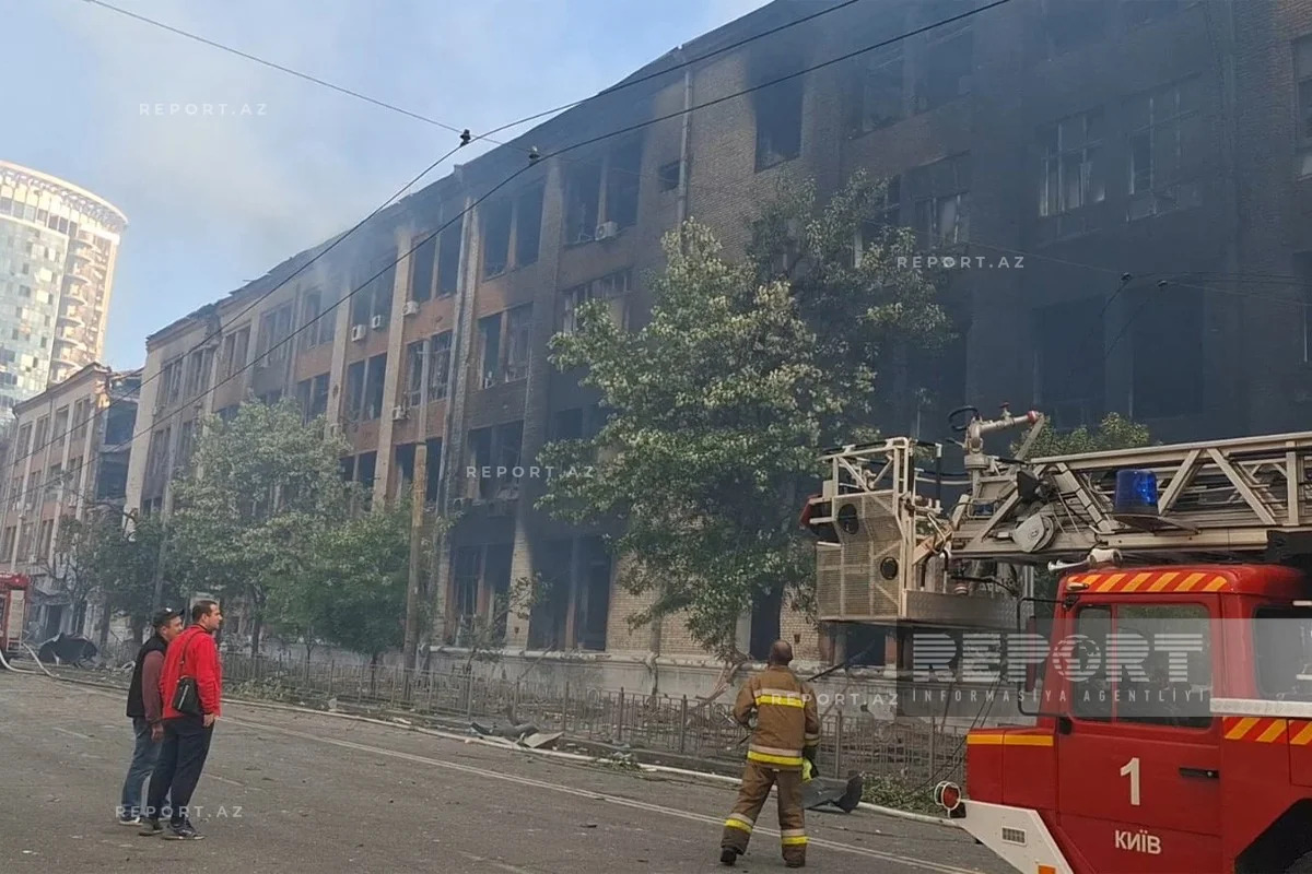 
Часть ракет, выпущенных по Киеву, упала вблизи посольства Азербайджана в Украине