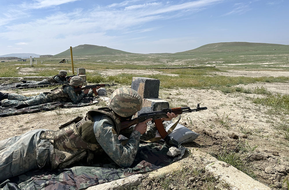 
В Азербайджанской армии проведено первенство по военному пятиборью