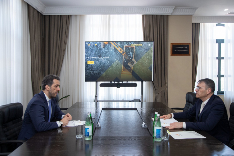 Председатель Правления ЗАО AzerGold встретился с победителями 5-го конкурса &laquo;Восхождение&raquo;