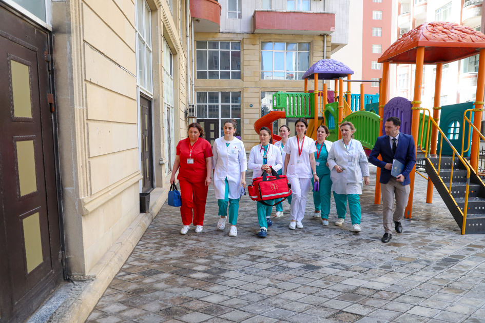 TƏBİB проводит обязательную диспансеризацию детей с ограниченными возможностями передвижения