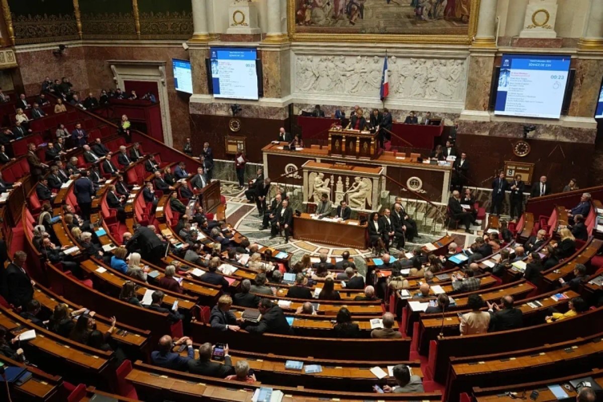 
Французский парламент отменил &laquo;Черный кодекс&raquo;