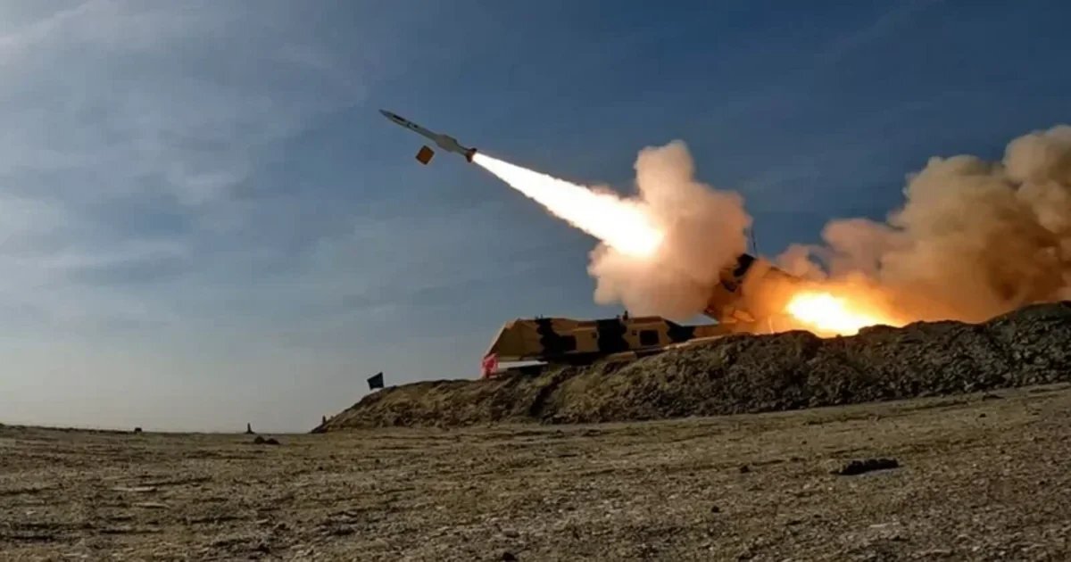 
Китайская ракета поразила американский истребитель?