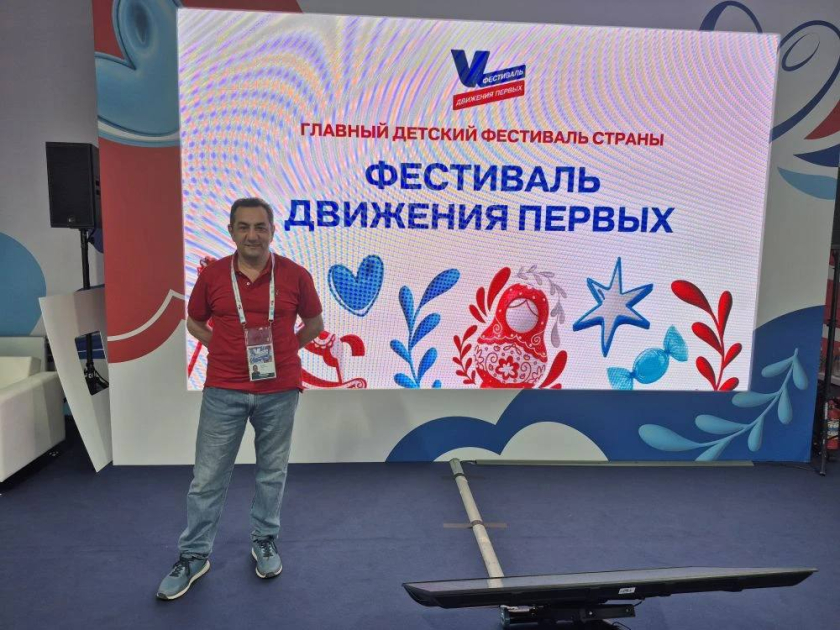 
Азербайджанский режиссер удостоен звания &laquo;Наставник будущего&raquo; в Москве