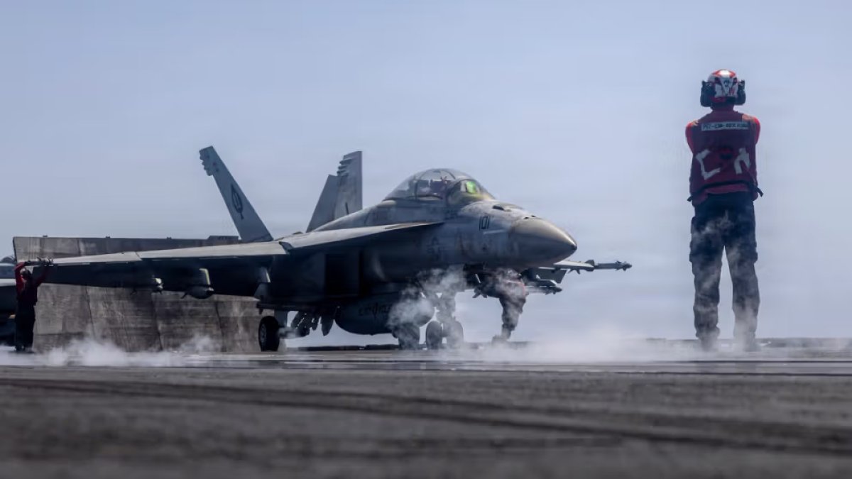 Иран ударил по базам США
