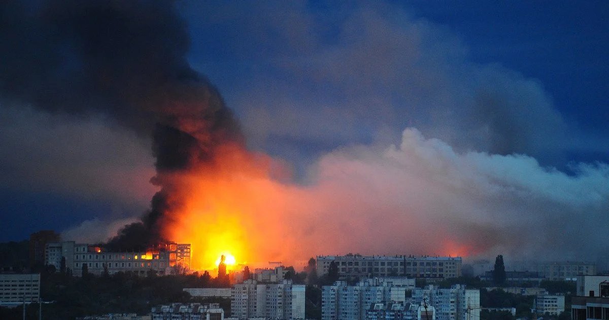
Россия бьет по Херсону и Харькову: есть погибшие, десятки раненых