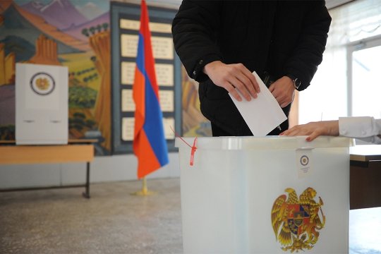 Скандал перед выборами в Армении: Москва обвинила Ереван в угрозе демократии