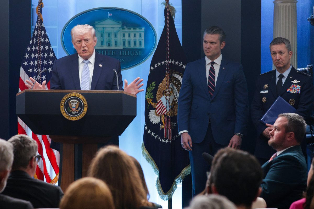 Трамп предрекает Ирану тяжелое будущее