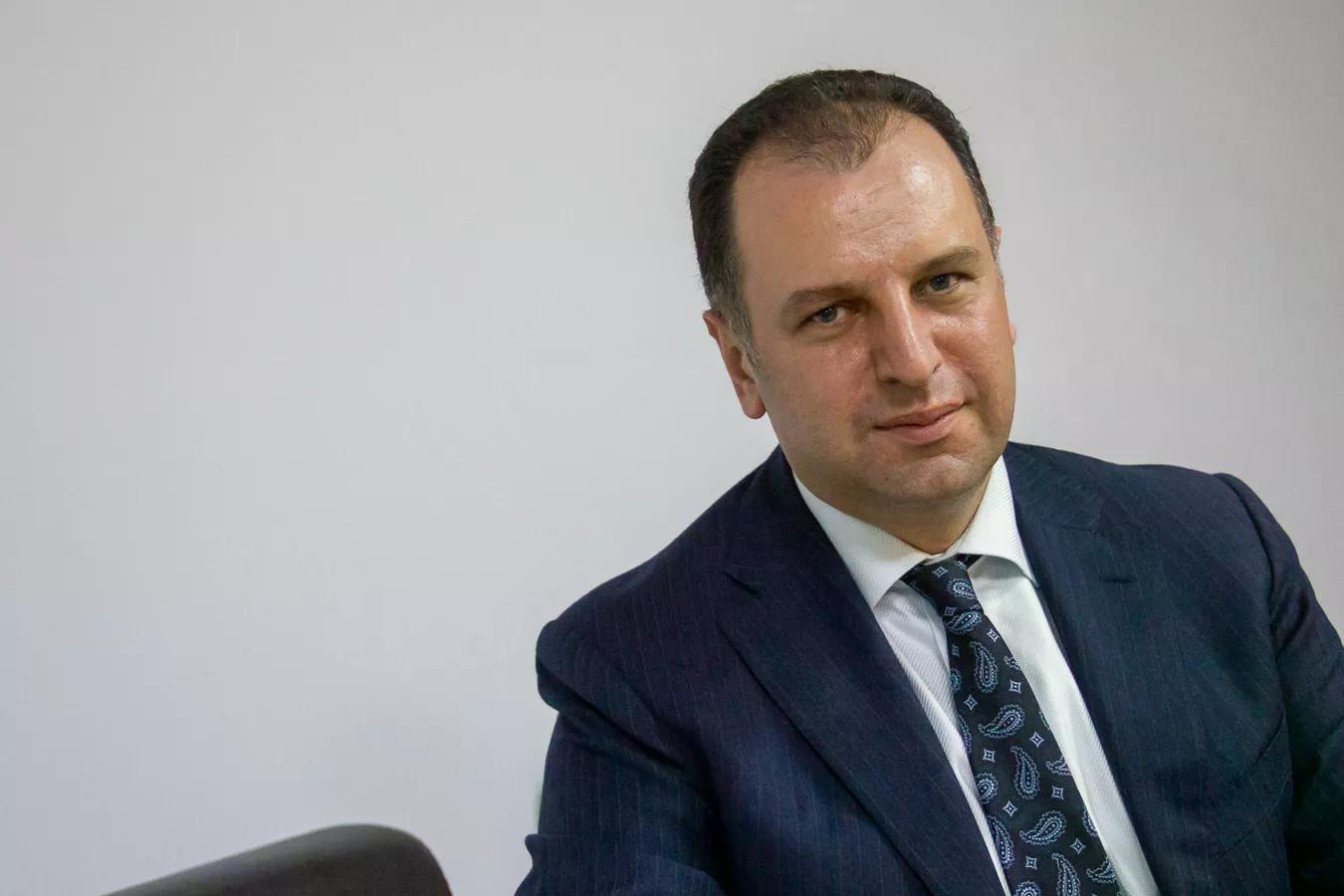 Экс-министр обороны Армении заочно арестован и объявлен в розыск