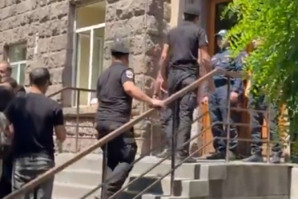 В Иреване не спокойно
