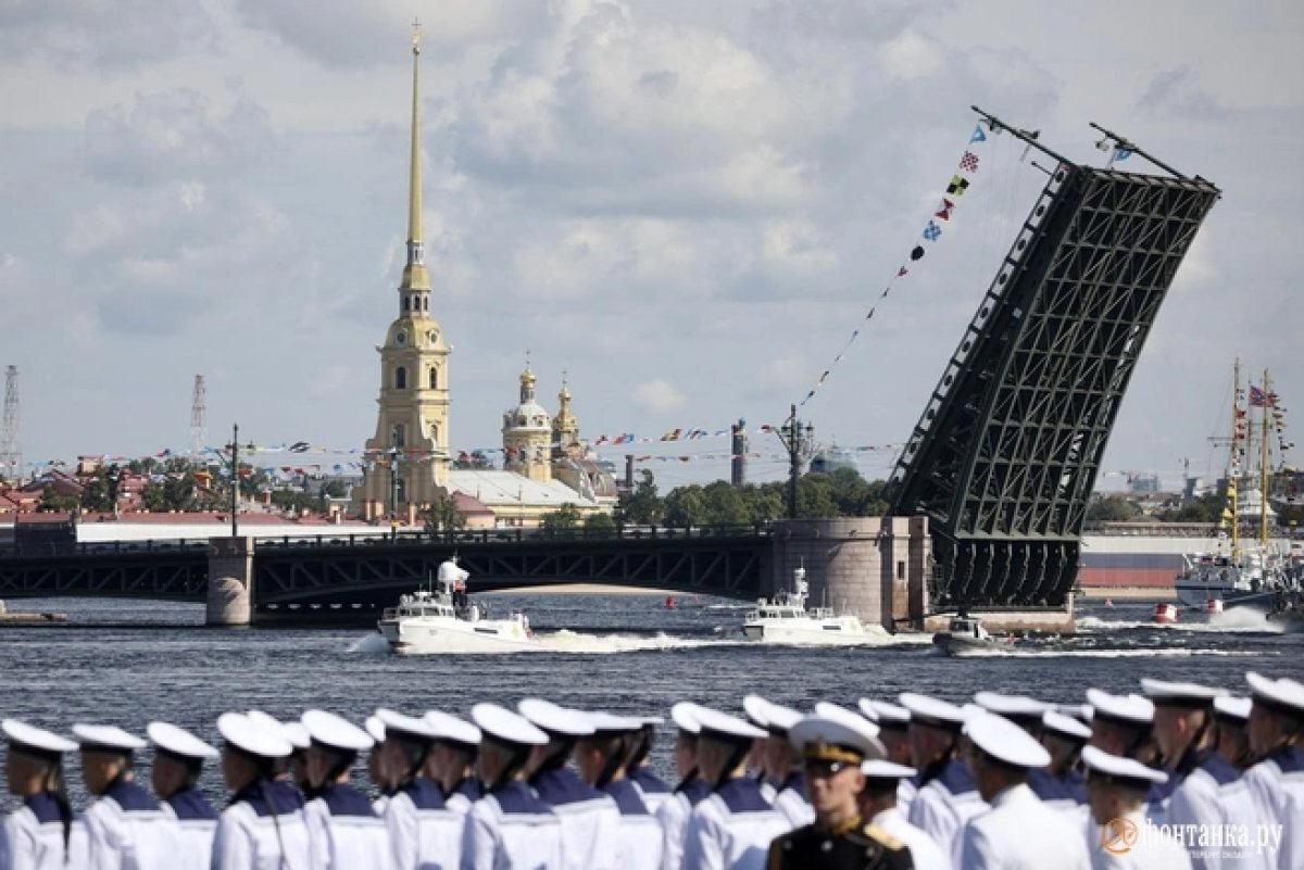 
&laquo;Не до того сейчас&raquo;. В Петербурге снова отменили военно-морской парад