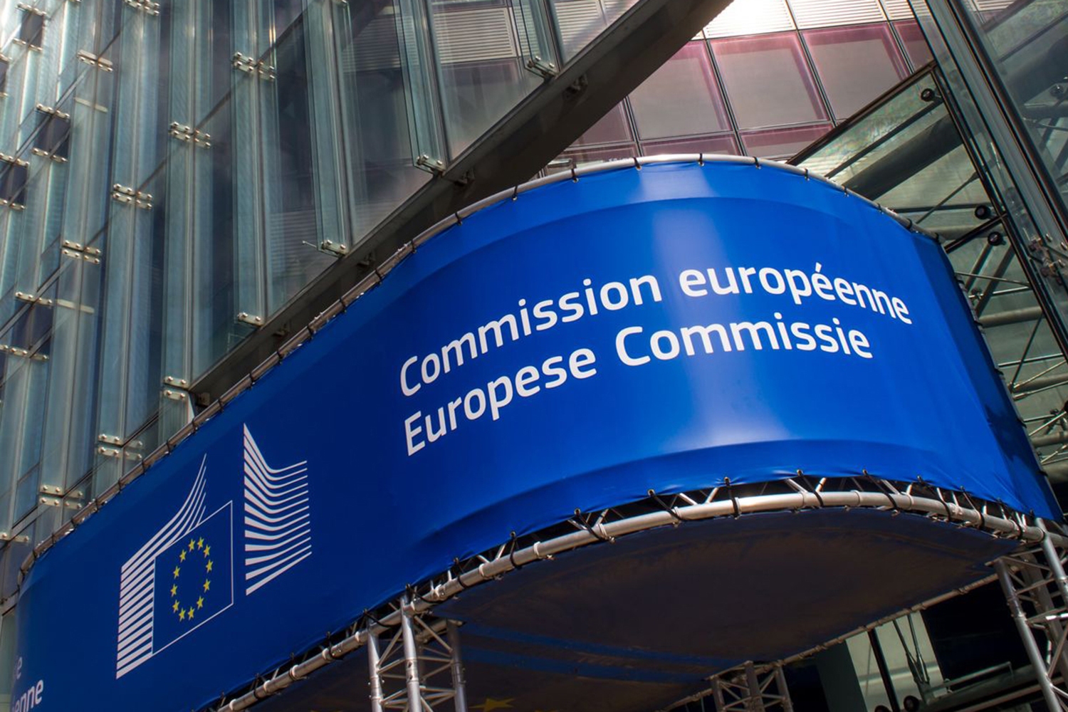 Еврокомиссия выделит Франции &euro;15 млрд