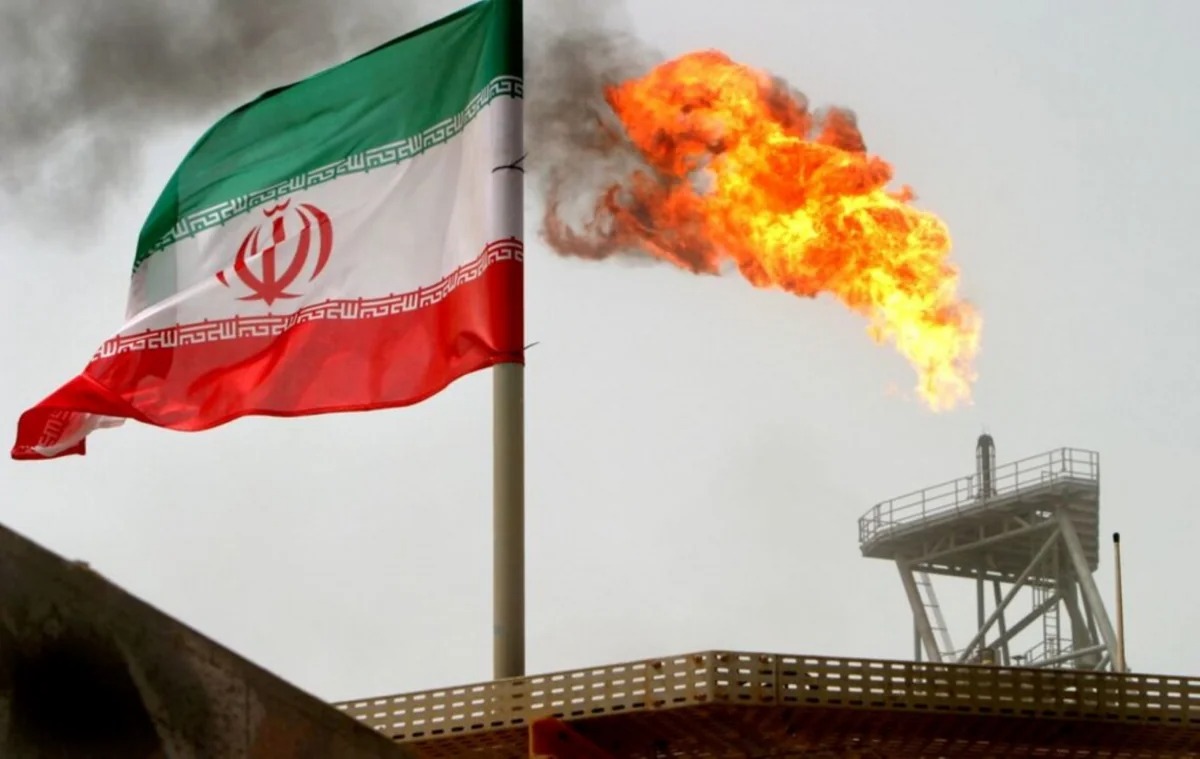 WSJ: США разрешат Ирану немедленно возобновить экспорт нефти