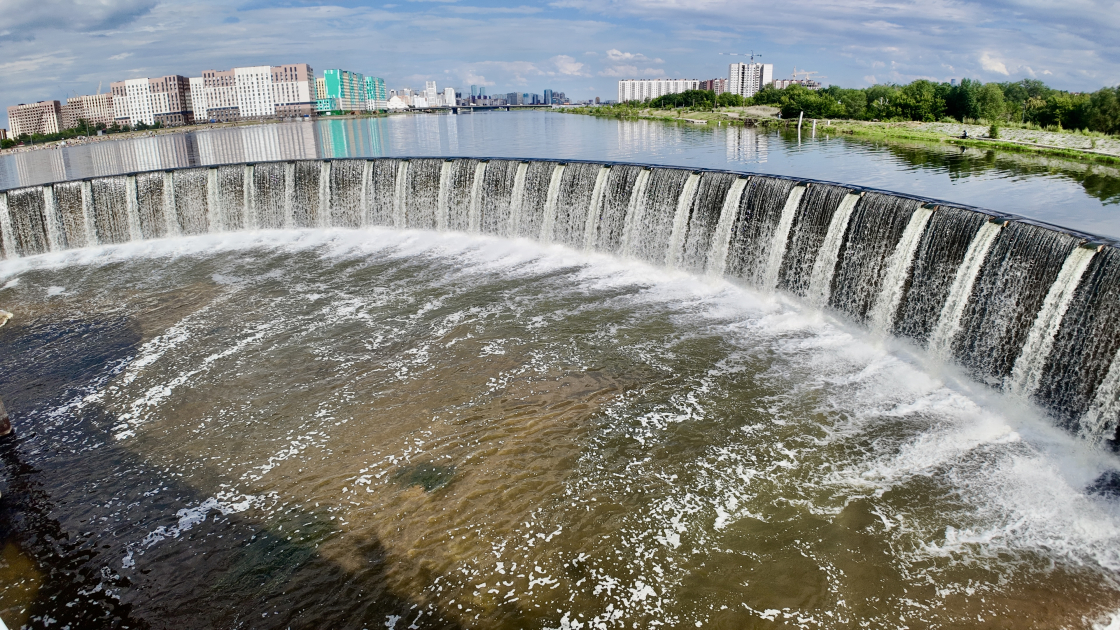 
&laquo;Водопад&raquo; на Есиле: плотина стала новой точкой притяжения в Астане