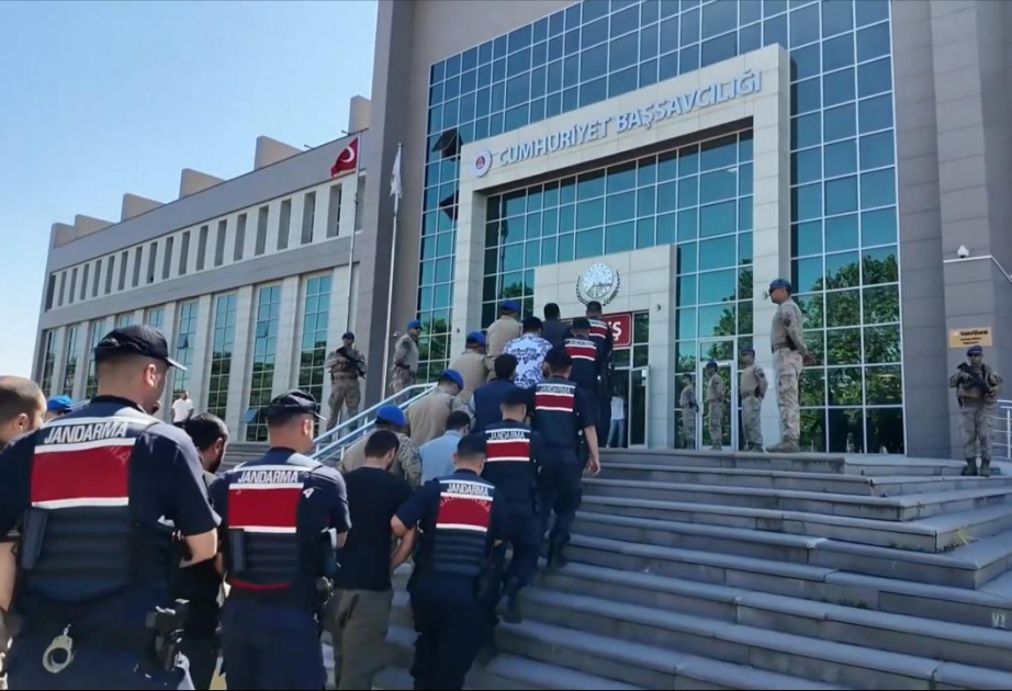 
В 26 провинциях Турции задержаны 70 подозреваемых в связях с ИГИЛ