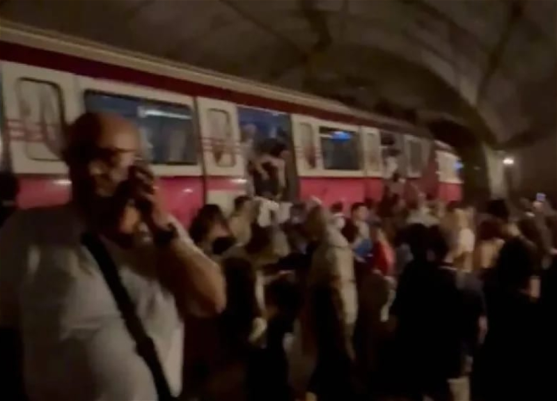 В метро Стамбула поезд сошел с рельсов: есть пострадавшие