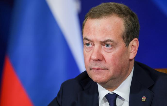 Медведев: соглашение Ирана и США легко подорвать новыми ударами по Ливану