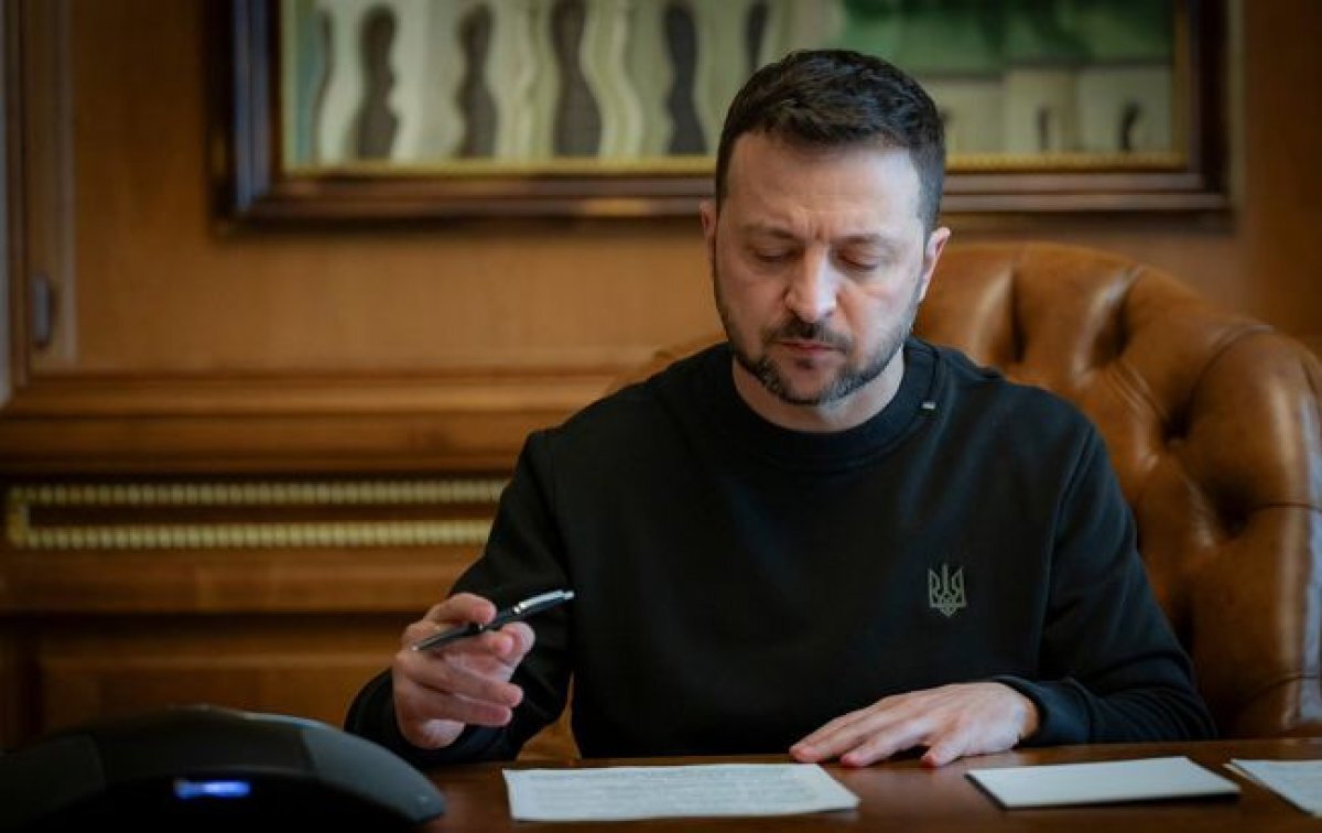 
Зеленский решит, поехать ли на конференцию по Украине в Польшу