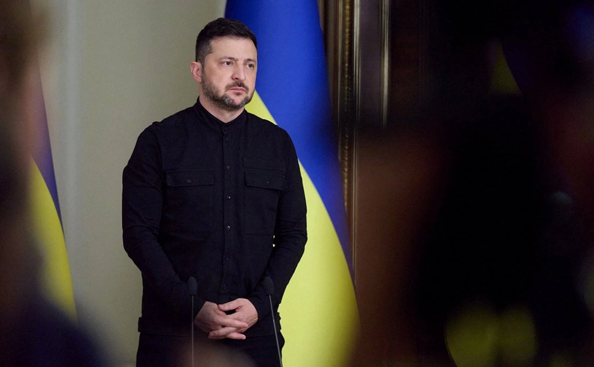 
Зеленский отказался ехать на конференцию по Украине