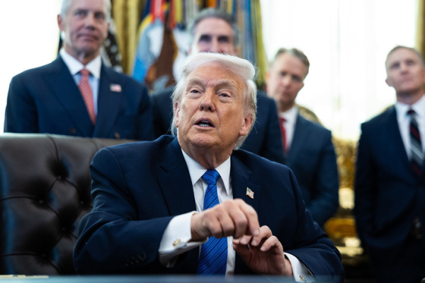 Трамп: &laquo;Теперь Иран у меня на крючке&raquo;