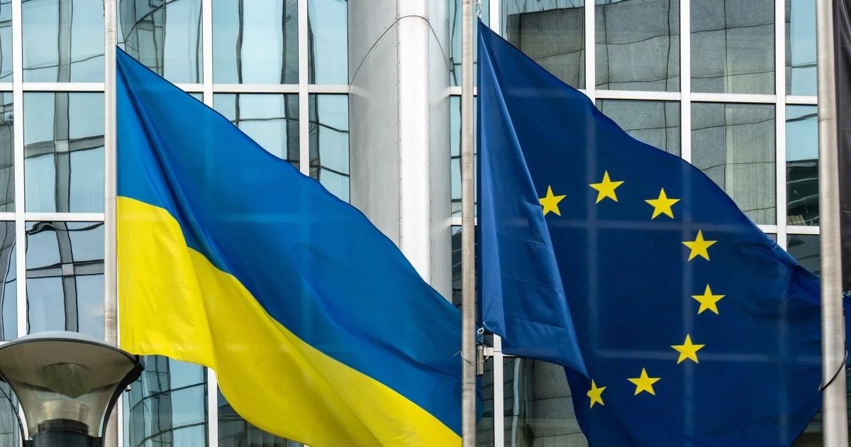 ЕС выделит Украине первый транш в &euro;3,2 млрд из кредита в &euro;90 млрд
