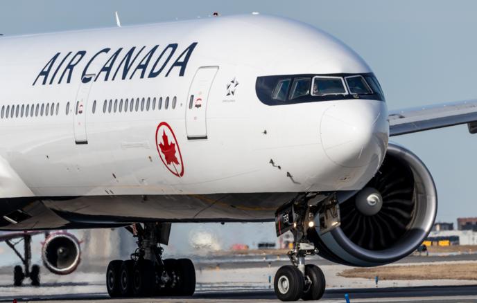 
СВС: в Бостоне экстренно сел самолет Air Canada из-за недомогания пилота