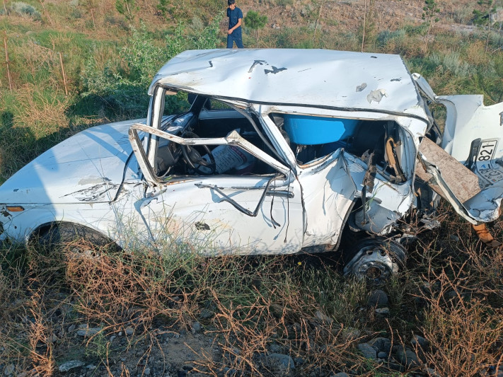 Отец и 16-летний сын пострадали в аварии