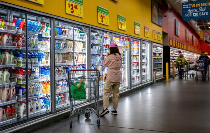 В США 41% семей военных испытали проблемы с покупкой продуктов в 2025 году