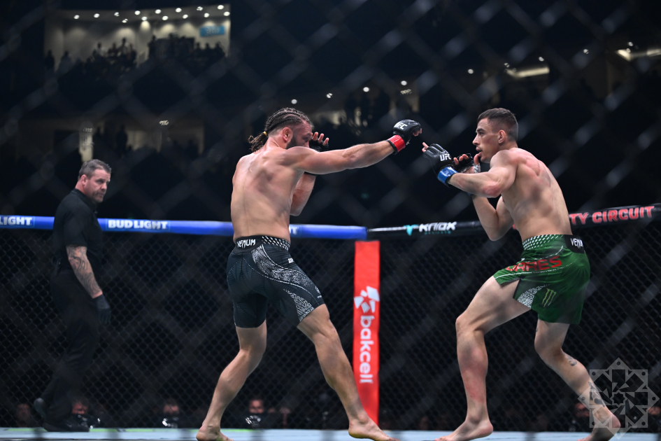 UFC: Рафаэль Физиев победил в главном бою турнира
