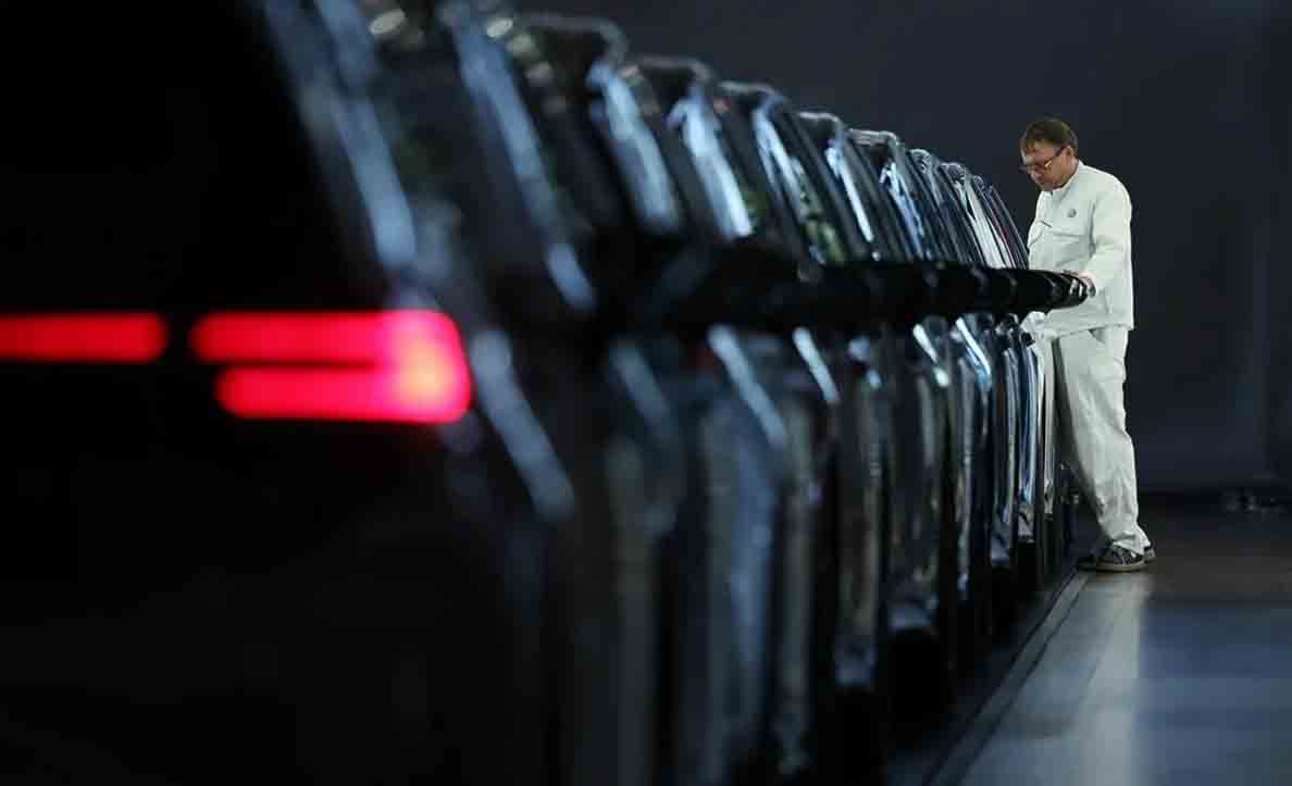 В Германии начали масштабные сокращения в автопроме из-за Китая