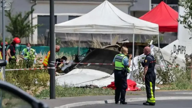 Во Франции потерпел крушение самолет: 11 человек погибли 

