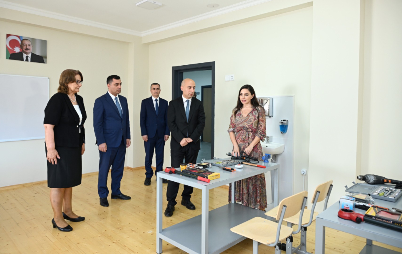 
Лейла Алиева приняла участие в открытии здания школы в Евлахе
