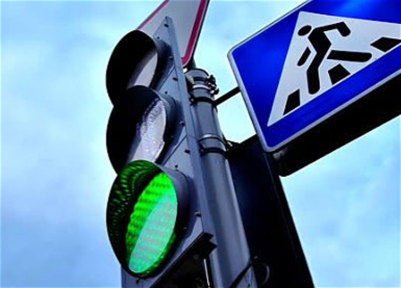 На одной из главных дорог поселка Говсан впервые установлены светофоры