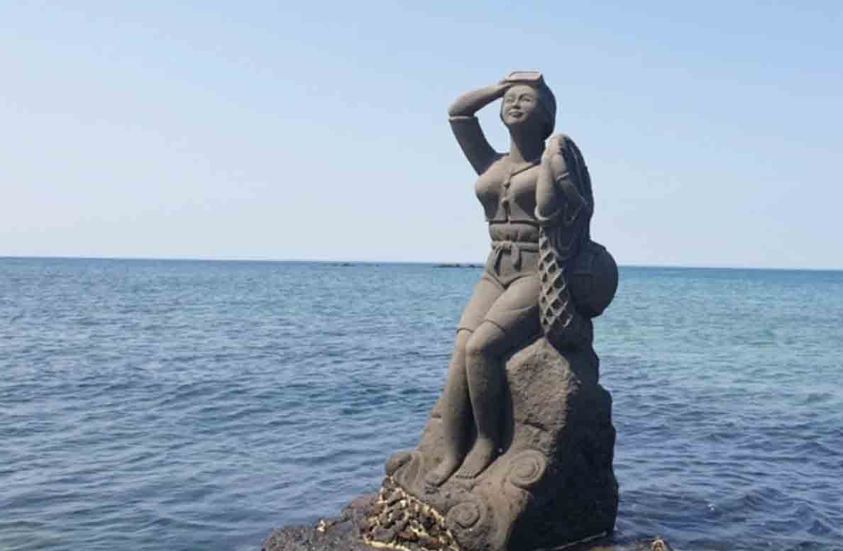 В Южной Корее иностранец поцеловал известную статую и спровоцировал скандал