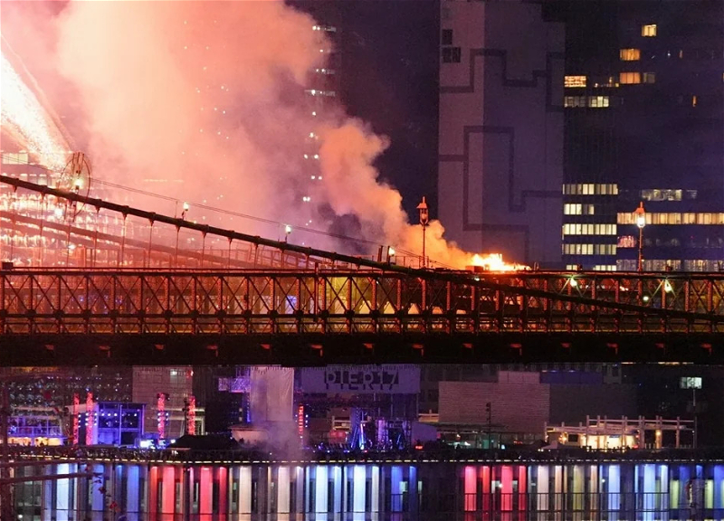 На Бруклинском мосту произошел пожар во время празднования Дня независимости