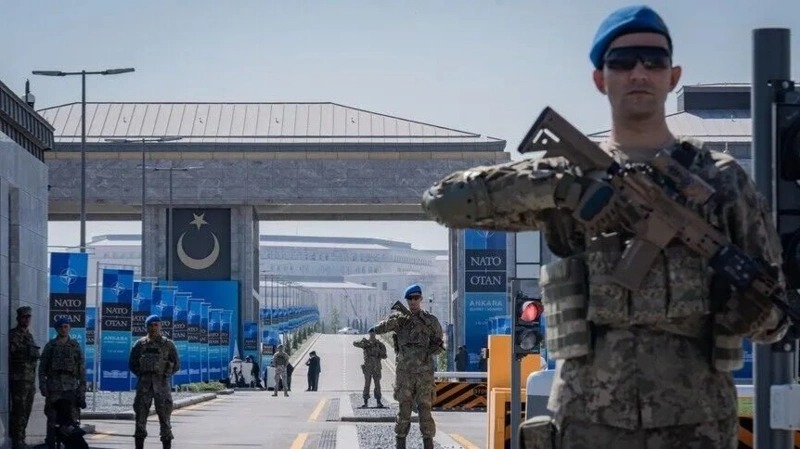 Почти 57 тысяч сотрудников обеспечат безопасность саммита НАТО в Анкаре

