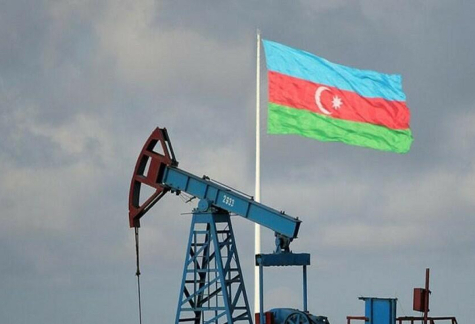 
Азербайджанская нефть торгуется по цене 75 долларов