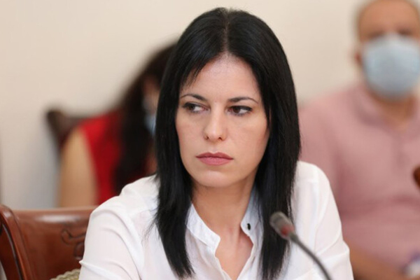 
Задержали оппозиционерку Манукян