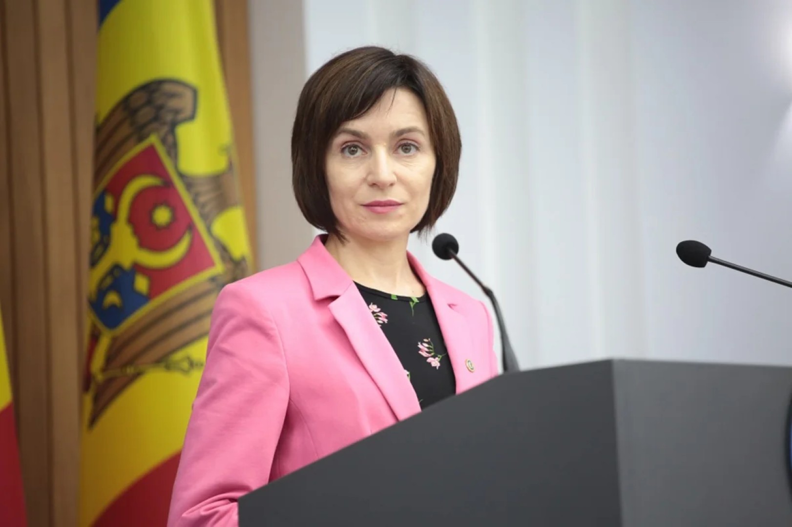 
Санду 10-11 июля обсудит с парламентскими фракциями кандидатуру нового премьера Молдовы