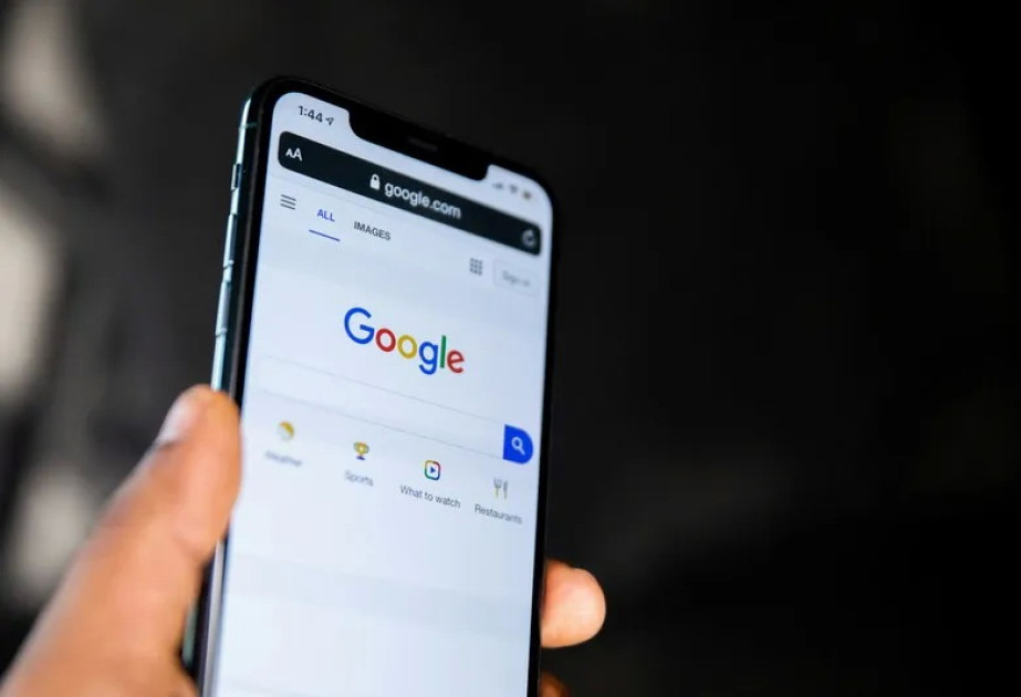 
Google начнет помечать рекламу, созданную или измененную с помощью ИИ