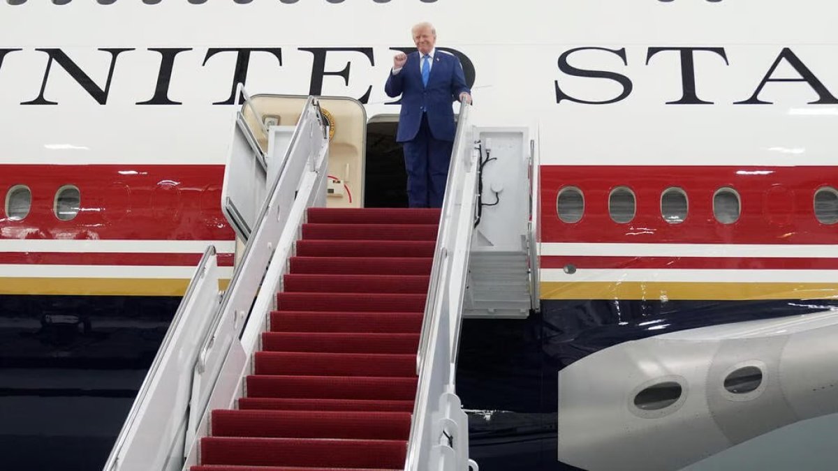 Новый самолет Трампа мог быть без противоракетной системы