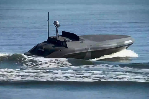 Украинские военные впервые показали применение морского дрона Barracuda 
