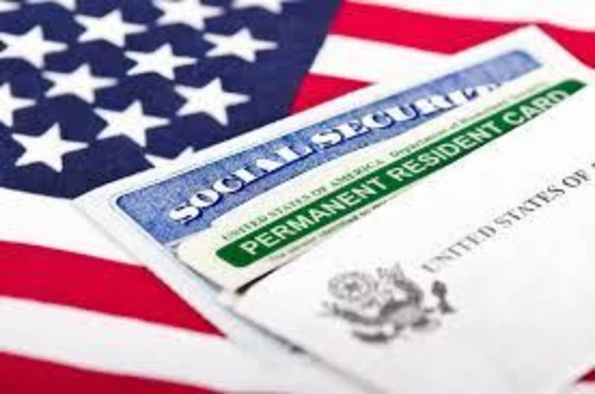 WSJ: США могут обязать часть соискателей грин-карты внести залог до $100 тысяч
